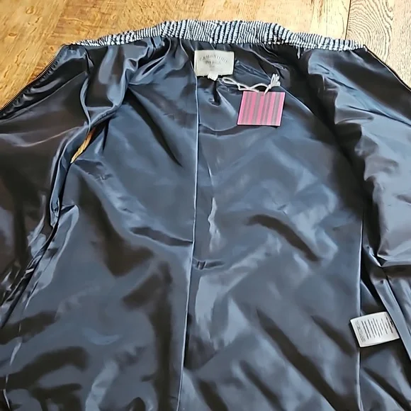 Cambridge Dry Goods Distinctively British Black & White Vest - Picture 11 of 11